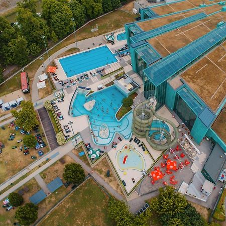Portobello Wellness & Yacht Hotel Естергом Екстериор снимка
