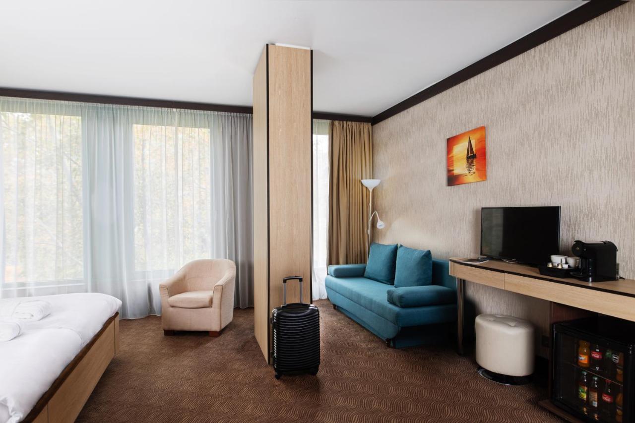 Portobello Wellness & Yacht Hotel Естергом Екстериор снимка